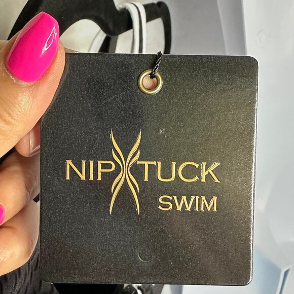 NWT NipTuck Swim Jane Black & White One Piece Swimsuit – Size 8 - Picture 8 of 12